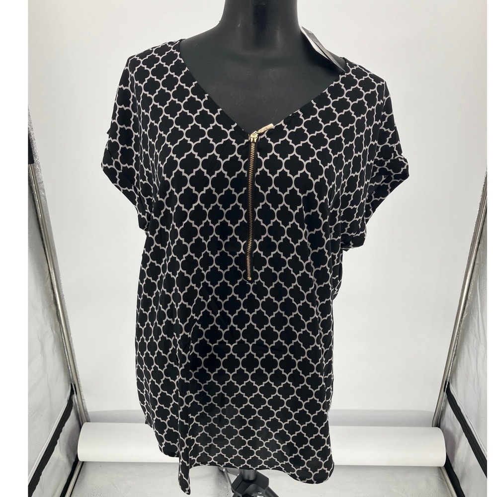 Premise Medallion Top Size L Black White Geometric Zip V-Neck Blouse New